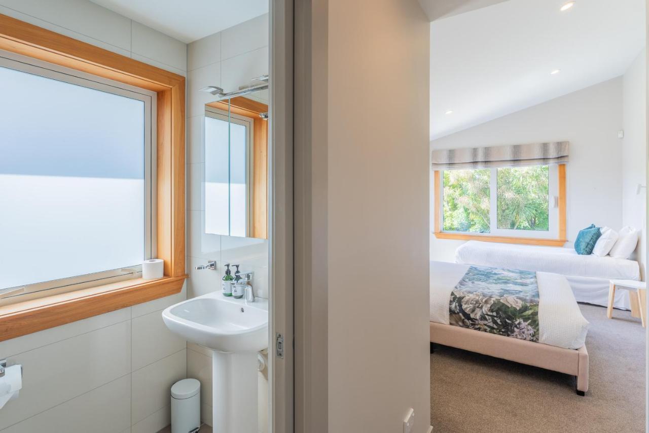 Anam Cara Gardens Luxury Villa Private Bedrooms And Ensuite Bathrooms Sleeps 9 Otaki Ngoại thất bức ảnh