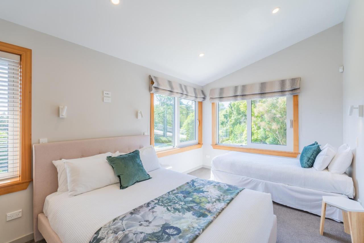 Anam Cara Gardens Luxury Villa Private Bedrooms And Ensuite Bathrooms Sleeps 9 Otaki Ngoại thất bức ảnh