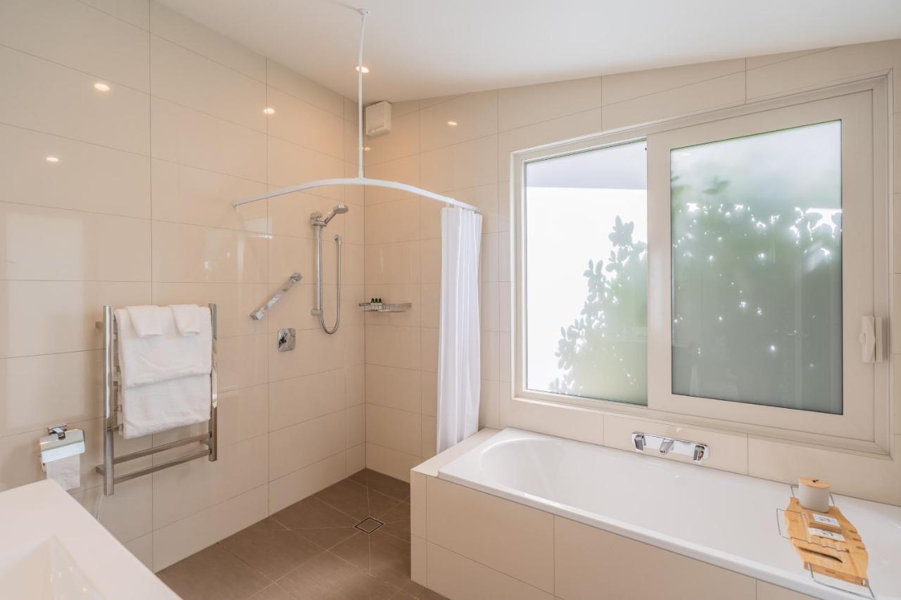Anam Cara Gardens Luxury Villa Private Bedrooms And Ensuite Bathrooms Sleeps 9 Otaki Ngoại thất bức ảnh